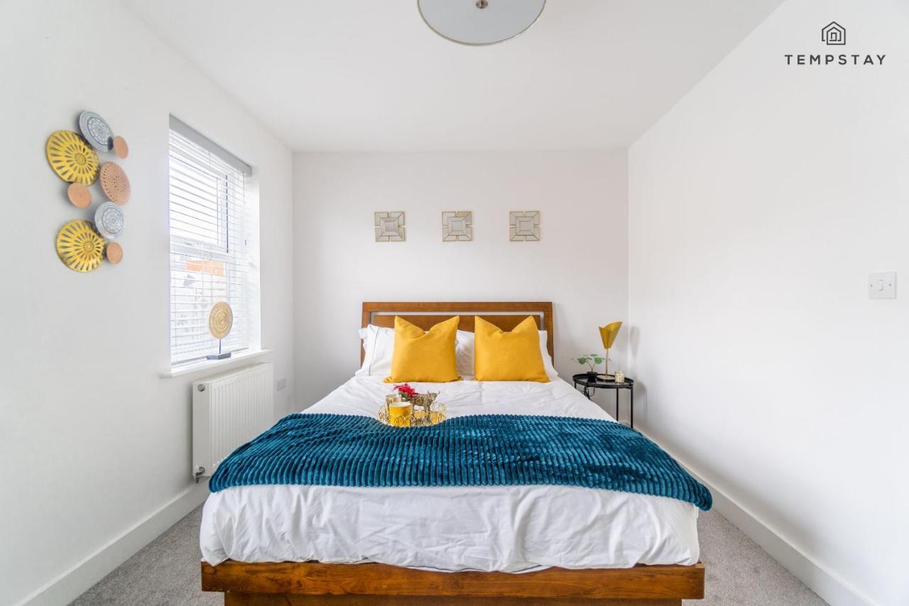 Stylish 4 Bed Family Home At Madejski, Reading University מראה חיצוני תמונה