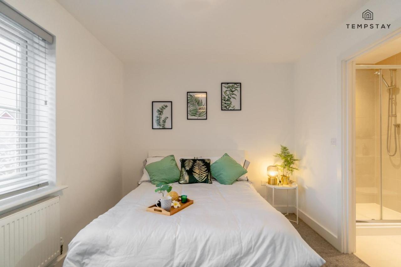 Stylish 4 Bed Family Home At Madejski, Reading University מראה חיצוני תמונה