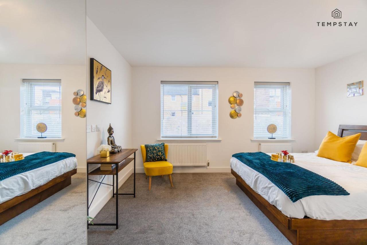 Stylish 4 Bed Family Home At Madejski, Reading University מראה חיצוני תמונה