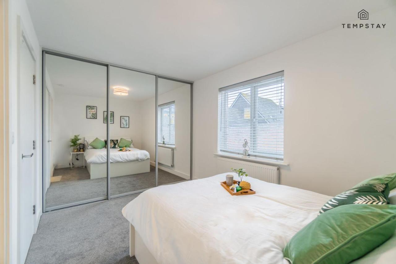 Stylish 4 Bed Family Home At Madejski, Reading University מראה חיצוני תמונה