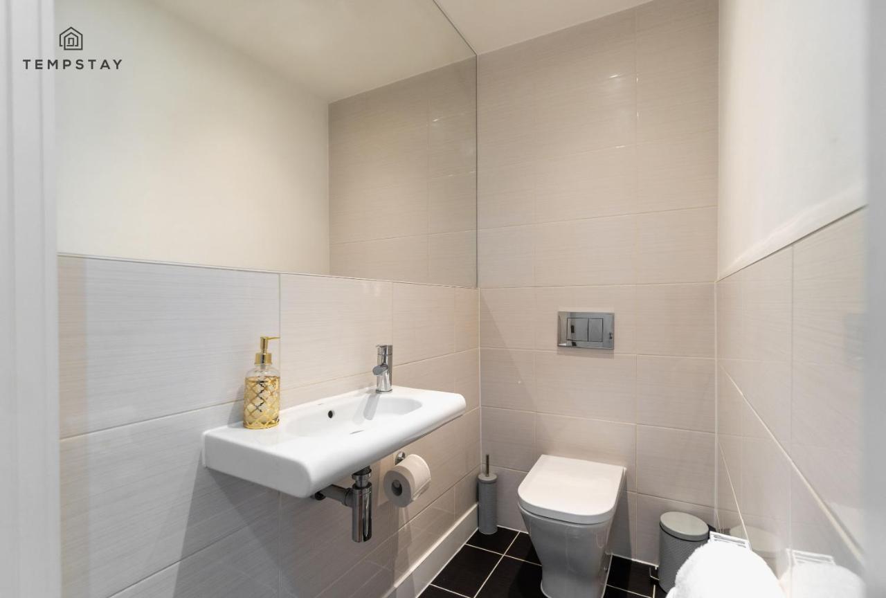 Stylish 4 Bed Family Home At Madejski, Reading University מראה חיצוני תמונה