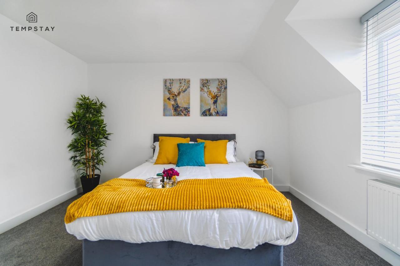 Stylish 4 Bed Family Home At Madejski, Reading University מראה חיצוני תמונה